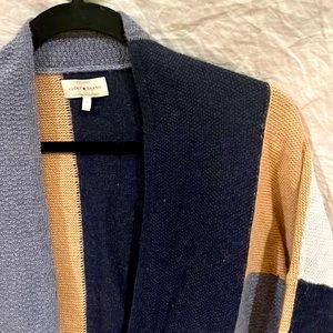 Lucky Brand patchy sweater. Size Small.